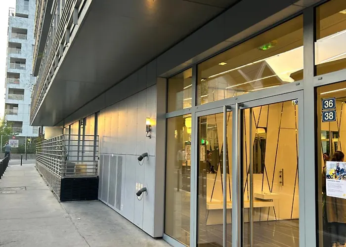 New Upscale 1 Bedroom Apartment