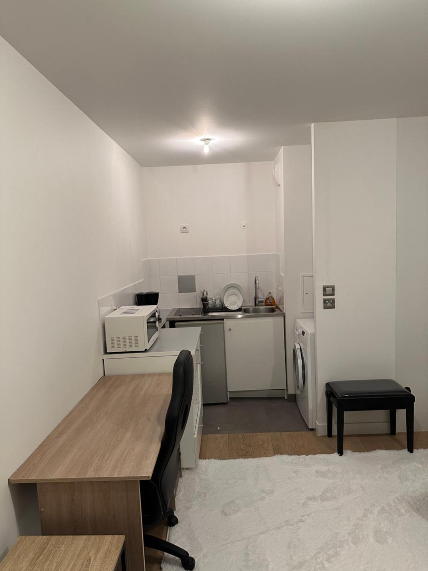 New Upscale 1 Bedroom * Parijs